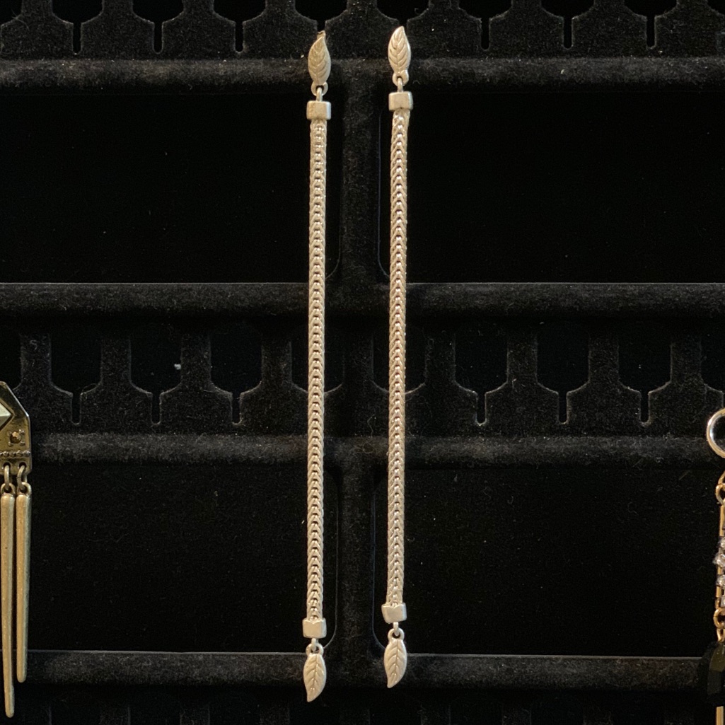 Jewelmint Laurel Drop Earrings 20$